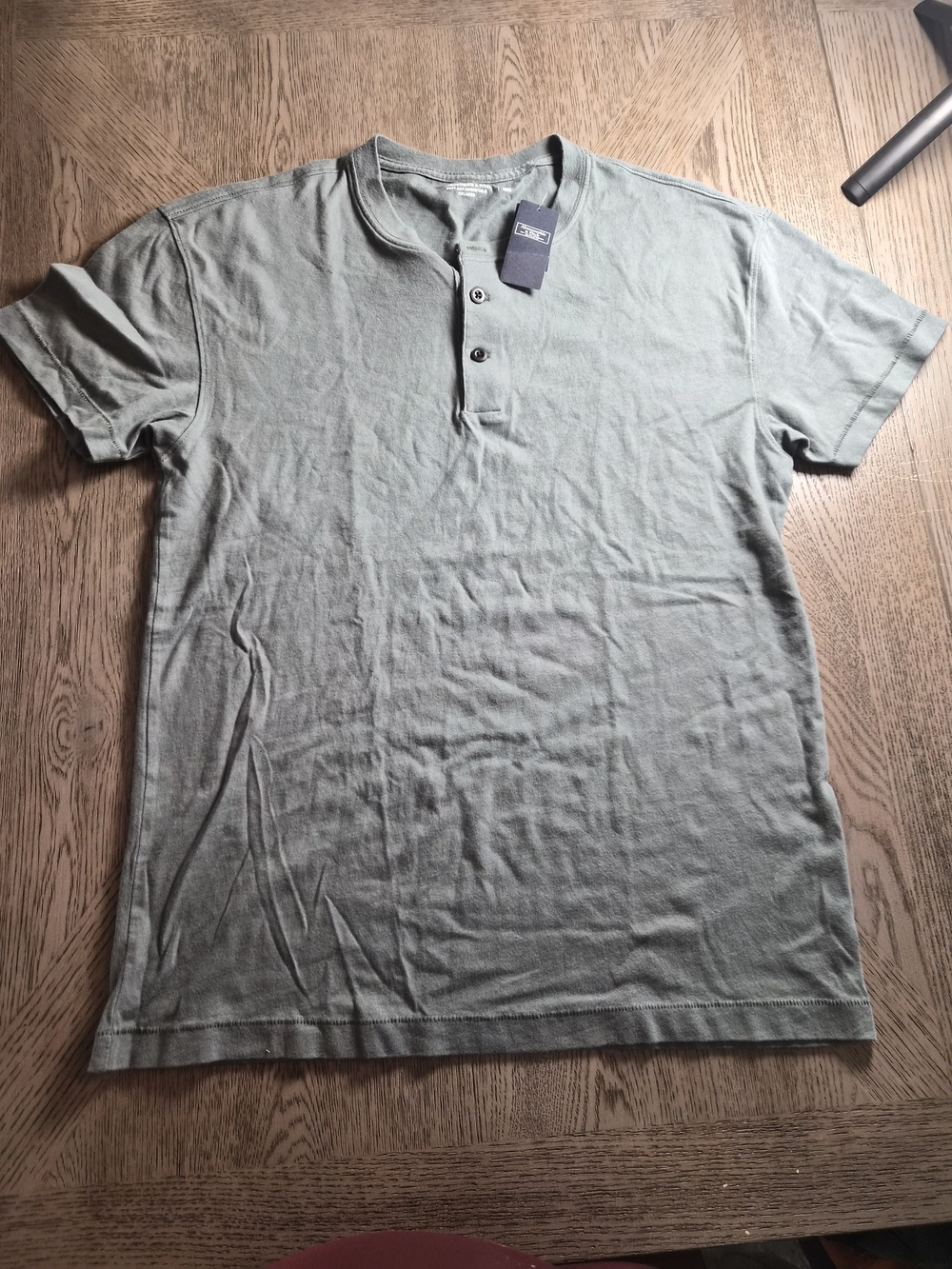 Abercrombie & Fitch Light Sage Henley Short Sleeve Shirt